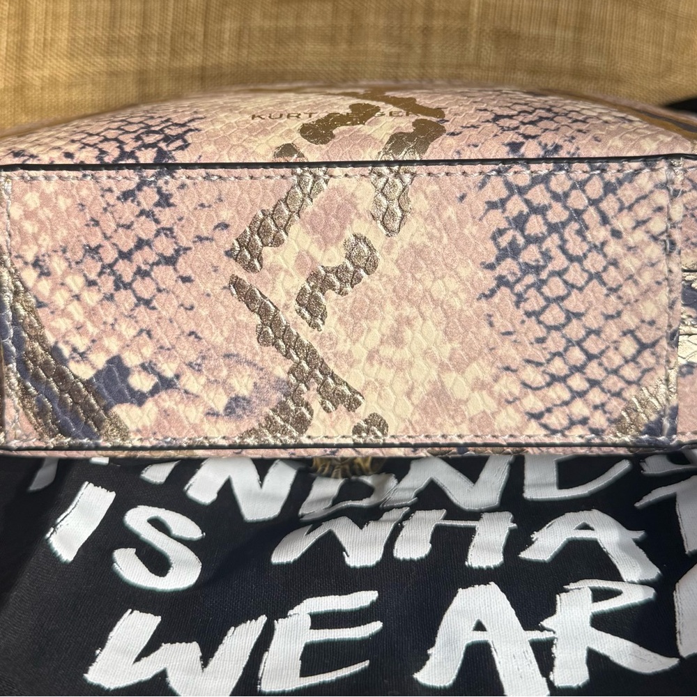 Kurt Geiger Shoreditch Small Camera Crossbody Bag in Pink Snake-Embossed Leather - Picture 4 of 5